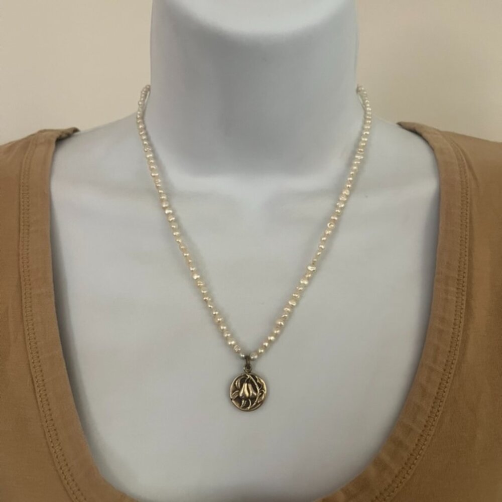 Pearl Necklace with Gold Medallion